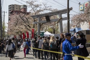 The queue to Kanamaya Shrine extended around two corners around the perimeter