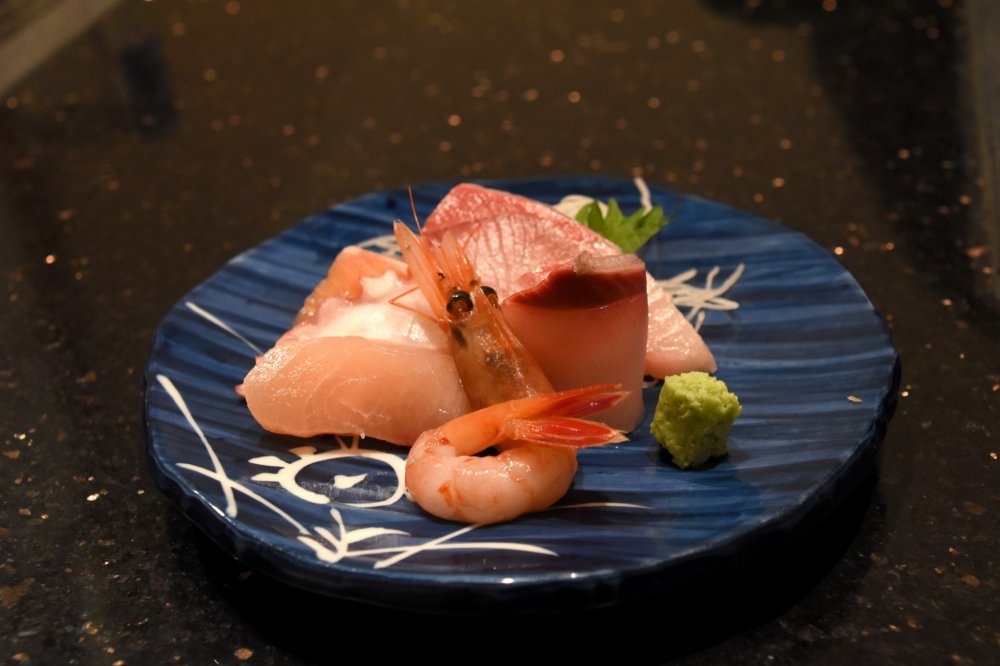 Fresh sliced raw fish assortment (sashimi)
