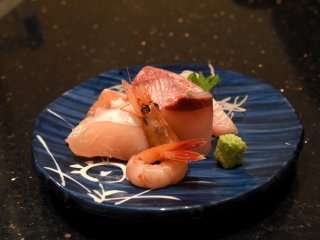 Fresh sliced raw fish assortment (sashimi)
