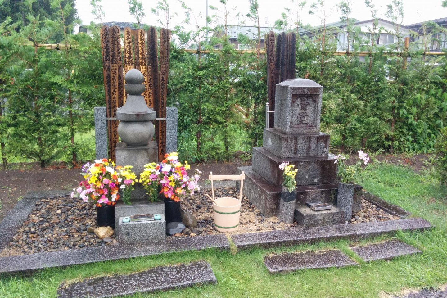 Miyazawa\'s grave on the left, his family\'s on the right