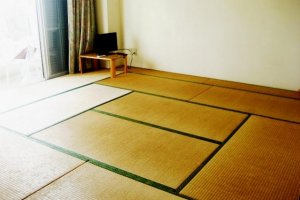 Southern Cross in Aharen Tokashiki-son Island has simple tatami rooms