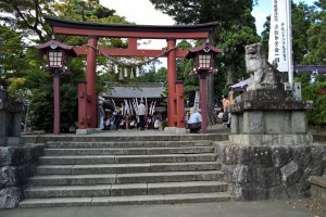 The entrance of Suwa Shrine