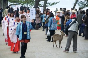 Shirabyoshi court dancers and deer.