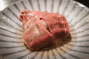 Yaki-shabu-style superior cut of loin with grated radish.