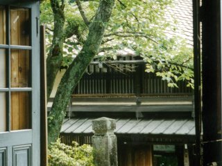 Relax with a cup of tea at one of the teahouses on the walking trail between Tsumago and Magome