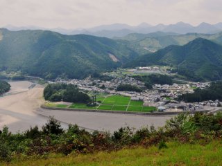 View of Hongu, Oyunohara and the Kii mountains