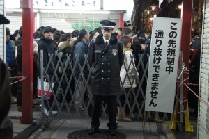 The small streets&nbsp;on the sides of the shops are well guarded by security staff, and no person is allowed to trespass and get in between&nbsp;jumping the queue. That&#39;s&nbsp;Japanese orderliness and discipline...