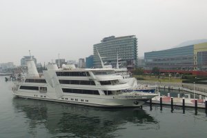The Michigan Cruiser Pleasure Boat: Departs from&nbsp;the port of&nbsp;Hamaotsu,&nbsp;Otsu City, Shiga Prefecture.
