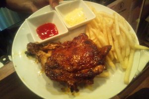 Champion chicken and fries--the reason to come