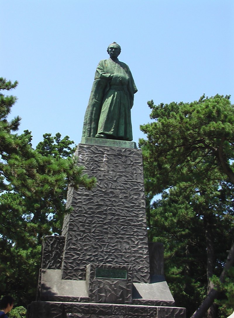 카쓰우라 해변의 사카모토 료마 동상