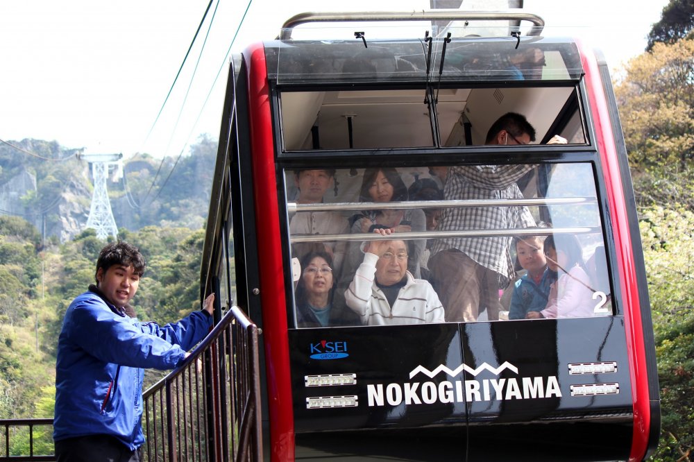 The Nokogiriyama Ropeway is open daily from 9:00am - 5:00pm (weather permitting). Adults 500 yen one-way, 930 yen&nbsp;roundtrip; Children (ages 5-11) are half price.