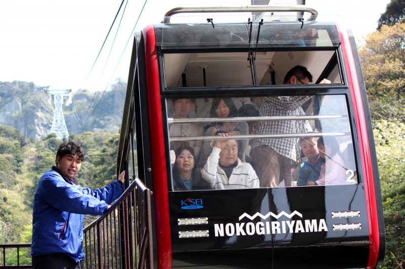 <p>The Nokogiriyama Ropeway is open daily from 9:00am - 5:00pm (weather permitting). Adults 500 yen one-way, 930 yen&nbsp;roundtrip; Children (ages 5-11) are half price.</p>