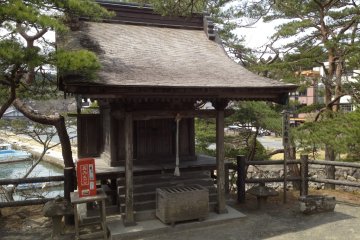 <p>The small shrine</p>