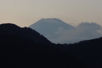<p>ภูเขาฟูจิจากโรงแรม</p>