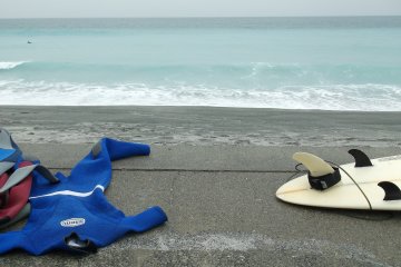 <p>You can rent surfboards and wetsuits on the island. &nbsp;</p>