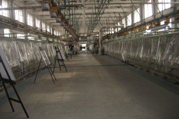 <p>Inside the silk reeling factory. Export of the Japanese silk began as soon as the Yokohama port opened for trading in 1859.&nbsp;Seeing the high demand, the&nbsp;Meiji government understood the importance for the country&#39;s development and set up Tomioka Silk Mill in&nbsp;Gunma in 1872.</p>