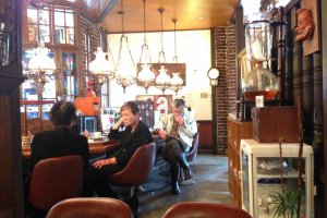 Eating at this cafe is like going back in time