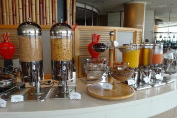 <p>Cereal and juices</p>