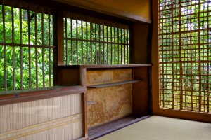 賞花亭（しょうかてい）の竹の連子窓