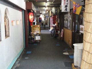 Inside are two parallel alleys that haven&#39;t changed much since the Showa Period, when they were first built.