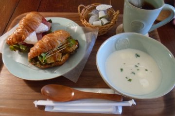 <p>The croissant sandwich lunch set, which comes with soup, a drink and a small dessert</p>