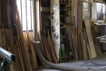 <p>Inside a tansu-making factory</p>