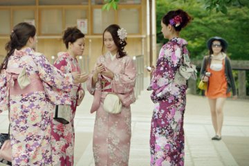 <p>More Japanese women dressed in their traditional outfit.&nbsp;</p>