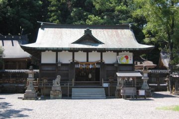 Центром Танабэ является храм Токэй-дзиндзя