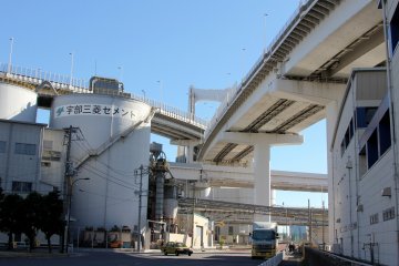 <p>On Tokyo&#39;s mainland side there is a huge industrial area with many factories and other manufacturing and shipping areas.&nbsp;</p>