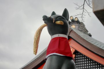 <p>A statue of Inari.</p>