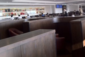 Tokyo Haneda Lounge has a more airy and modern feel like a library without being overly stuffy