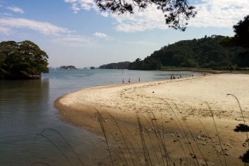<p>The beach directly across the island can be used to swim or as a place to relax and enjoy the scenery&nbsp;</p>