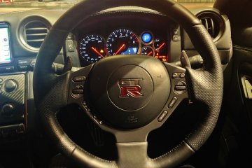 <p>Got my chance after a 5-minute wait. Difficult to put in words, but you can feel the rush of&nbsp;adrenaline the moment you get behind the wheel. Just feels so empowering... honestly they should have a test drive of the GT-R.</p>