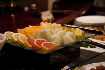 <p>The fruit section of the dessert buffet</p>
