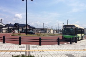 To get to the chapel on time, take the train or bus to Tsuchizaki&nbsp;Railway Station (West Exit)