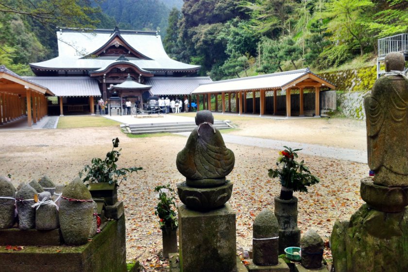 The main hall of Maegami-ji temple