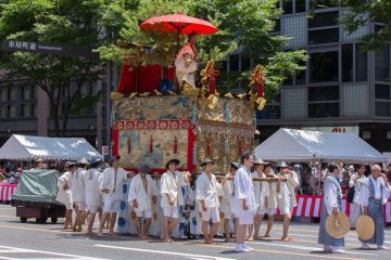 Yamabushi-Yama (山伏山) During the Yamaboko Junko (山鉾巡行) in Kyoto, 2012!&nbsp; This float is called Yamabushi-yama because it displays a holy doll of a Yamabushi (a mountain priest) on its top. When the famous five-storied Yasaka pagoda of the Hokan-ji temple near Kiyomizu temple began to lean many centuries ago, a renowned Yamabushi named Yozokisho reportedly set the tower straight with his spiritual powers