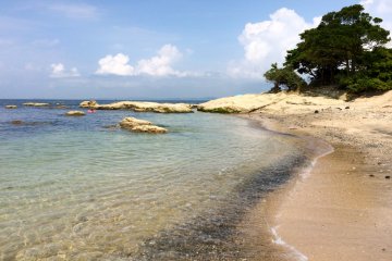 <p>Can you picture yourself swimming in this lovely secluded beach?</p>