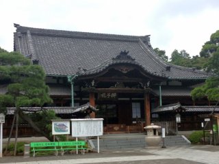 Hondo (Main hall of the temple)