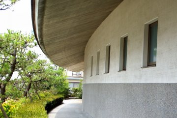 Уникальная круглая форма здания музея