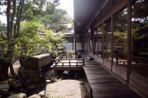 Inside Yoshikien Garden