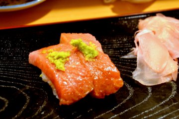 <p>Otoro&nbsp;(tuna belly) sushi is definitely the cream of the crop!</p>