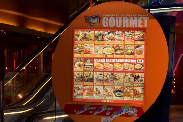 <p>Osaka Takoyaki Museum is housed in Universal City Walk. There are many other food choices too!</p>