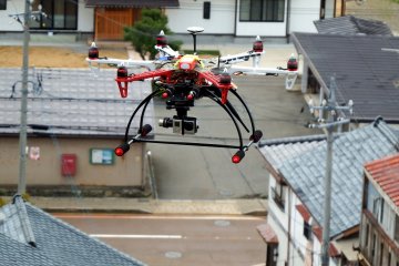 <p>On the day I visited, this drone was watching us! (It was taking photos or video-recording the castle for some reason)</p>