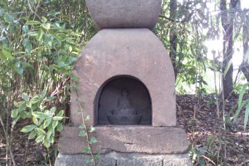 <p>Stone lanterns are simple yet detailed</p>