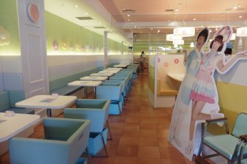 <p>Life-size panels of the owners&nbsp;Katsumi&nbsp;and Sayuri are displayed at several places in the restaurant</p>