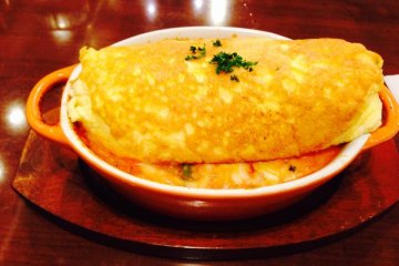 <p>Tamago to Watashi ร้านข้าวห่อไข่ระดับตำนานด้วยรสชาติผสานสไตล์ตะวันออกและตะวันตกเข้าด้วยกันได้อย่างลงตัว</p>
