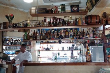 <p>Beer and cocktail bar</p>