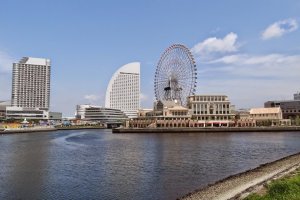 Cosmo Clock 21 และโรงแรม InterContinental Hotel Yokohama Grand
