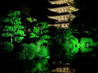 Along with the pagodas of Daigo-ji Temple in Kyoto and Horyuji Temple in Nara, this five-storied pagoda is one of the top three pagodas in Japan